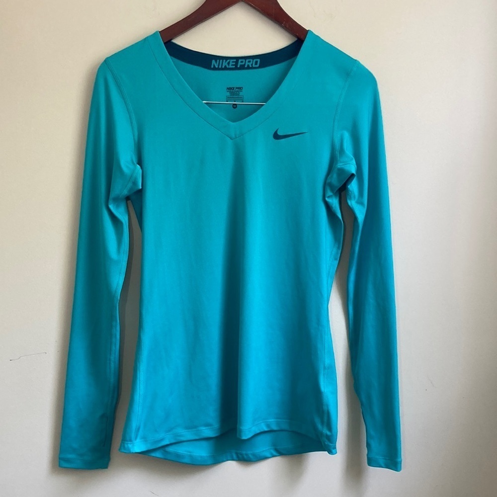 Nike Pro Women’s Fitted Long Sleeve Activewear Top Size Medium